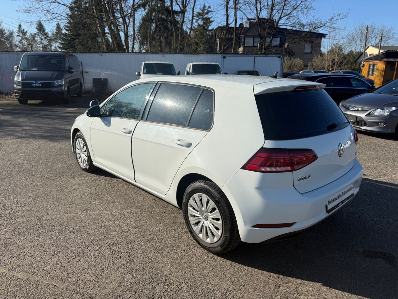 Volkswagen Golf VII Lim. Trendline BMT/Start-Stopp - هاتشباك: صور 5 Volkswagen Golf VII Lim. Trendline BMT/Start-Stopp - هاتشباك: صور 5