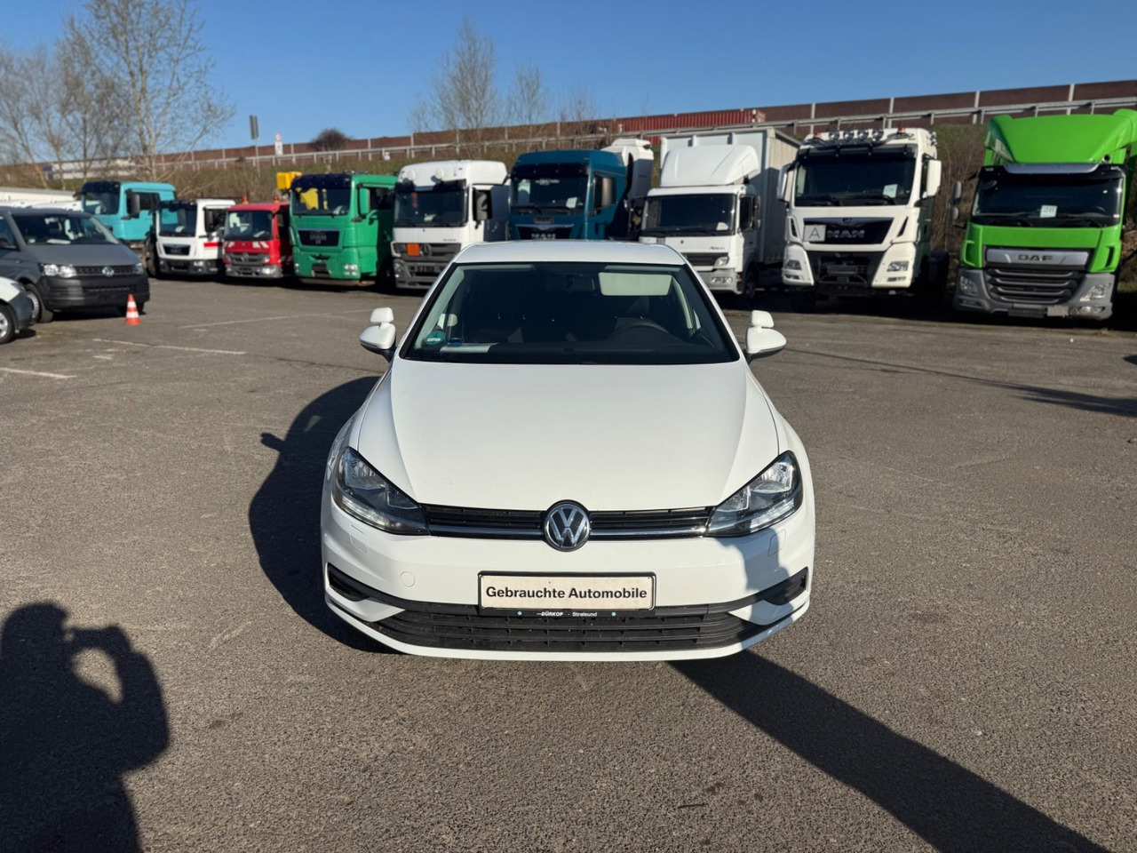 Volkswagen Golf VII Lim. Trendline BMT/Start-Stopp - هاتشباك: صور 1 Volkswagen Golf VII Lim. Trendline BMT/Start-Stopp - هاتشباك: صور 1