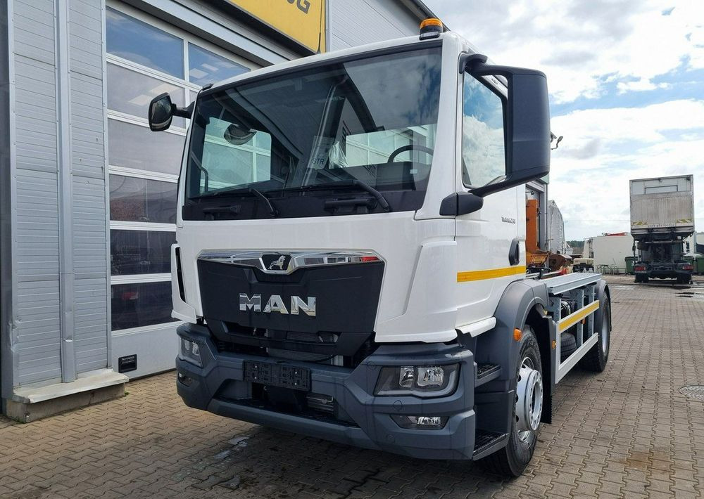 MAN TGM 18 250 - شاحنة القمامة: صور 2 MAN TGM 18 250 - شاحنة القمامة: صور 2