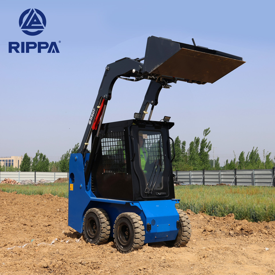 Rippa RS07 Compact Loader | 24.4hp Kubota Power | High Flow Dual Pump | Comfortable A/C Cabin - شيول صغير: صور 3 Rippa RS07 Compact Loader | 24.4hp Kubota Power | High Flow Dual Pump | Comfortable A/C Cabin - شيول صغير: صور 3