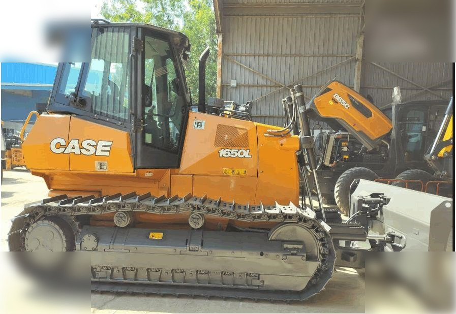 CASE 1650L - بلدوزر: صور 1 CASE 1650L - بلدوزر: صور 1