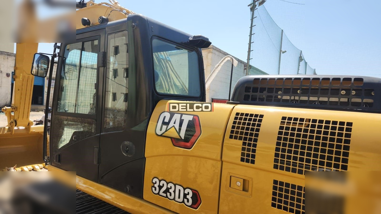 CATERPILLAR 323D3 - حفارات زحافة: صور 4 CATERPILLAR 323D3 - حفارات زحافة: صور 4