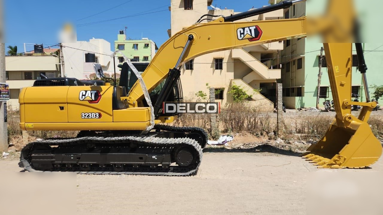 CATERPILLAR 323D3 - حفارات زحافة: صور 4 CATERPILLAR 323D3 - حفارات زحافة: صور 4