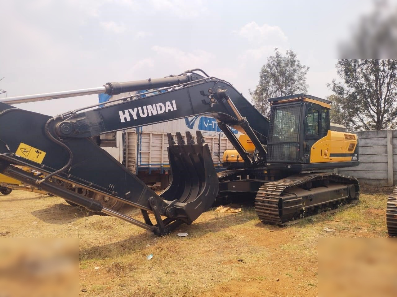 HYUNDAI HX380L - حفارات زحافة: صور 2 HYUNDAI HX380L - حفارات زحافة: صور 2