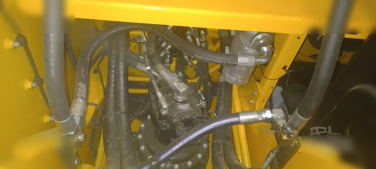 جديد حفارات زحافة JCB JS210 LC: صور 11