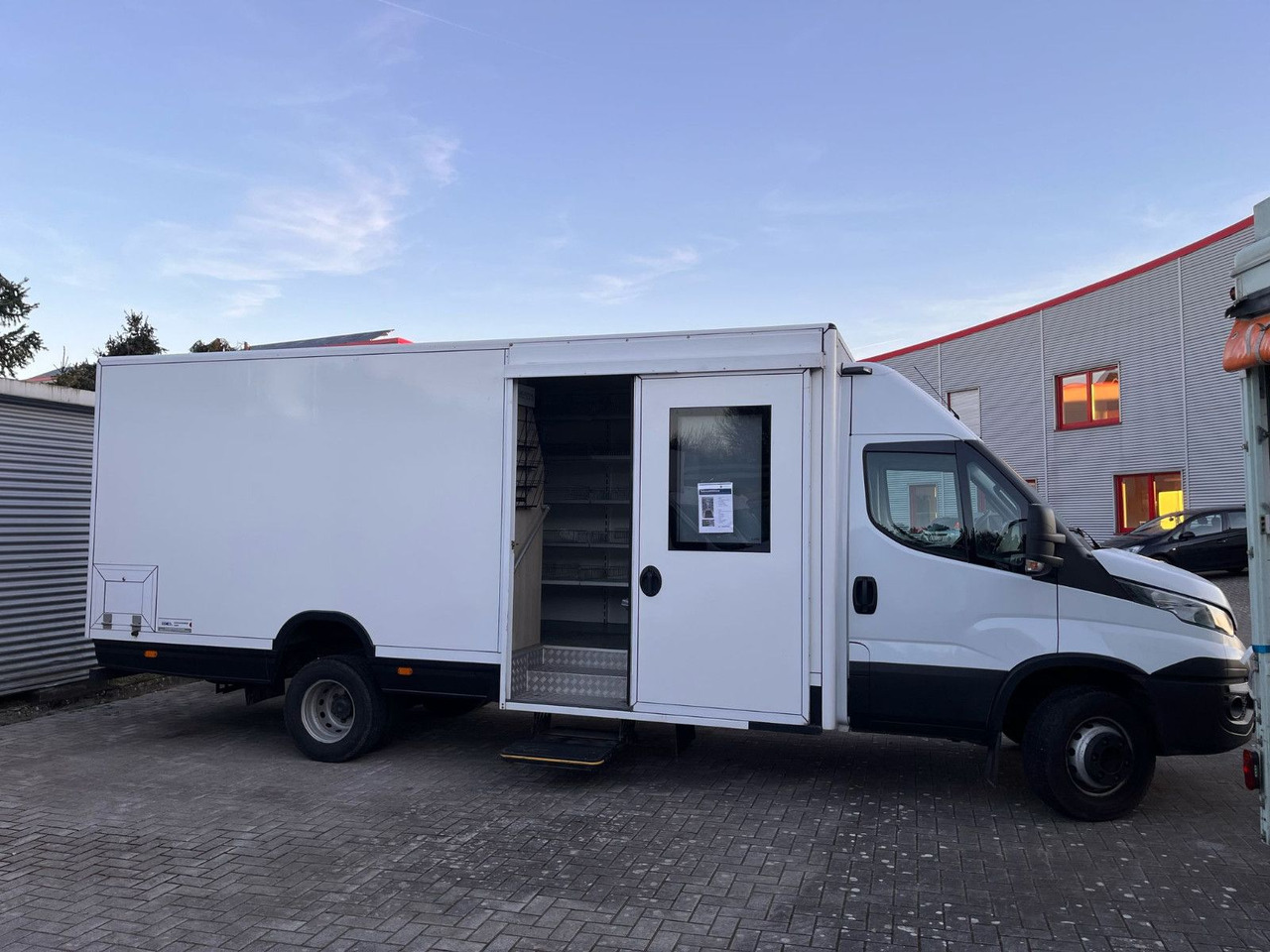 Iveco Daily SB Mobil - شاحنات طعام: صور 1 Iveco Daily SB Mobil - شاحنات طعام: صور 1