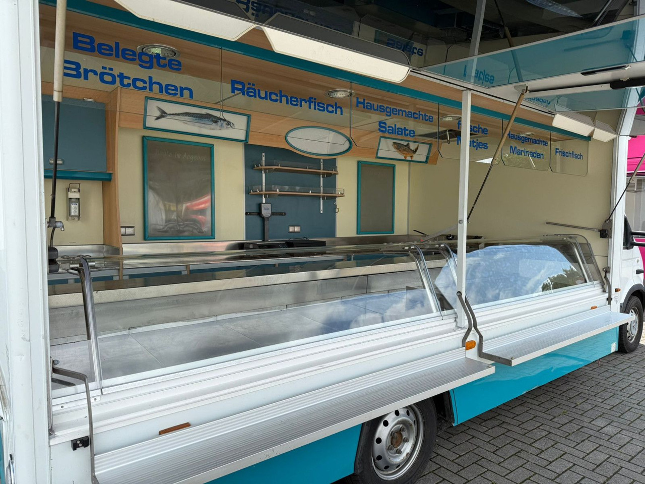 Renault Borco Höhns Fischmobil - شاحنات طعام: صور 2 Renault Borco Höhns Fischmobil - شاحنات طعام: صور 2