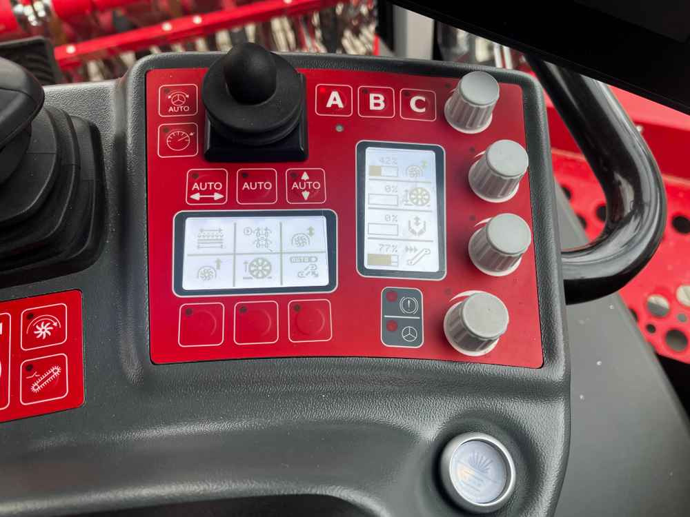 Grimme REXOR 6300 Platinum - حصادة البنجر: صور 3 Grimme REXOR 6300 Platinum - حصادة البنجر: صور 3