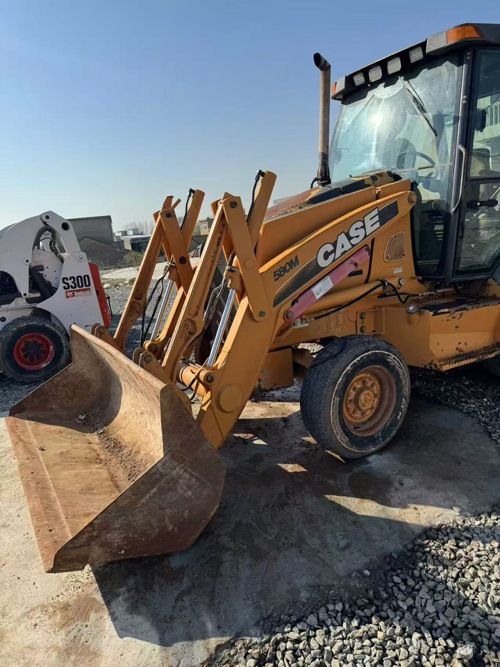 CASE 580 - حفار متعدد الاستخدام: صور 2 CASE 580 - حفار متعدد الاستخدام: صور 2