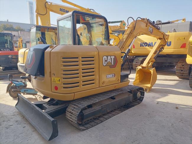CAT 306E - حفارة مصغرة: صور 1 CAT 306E - حفارة مصغرة: صور 1