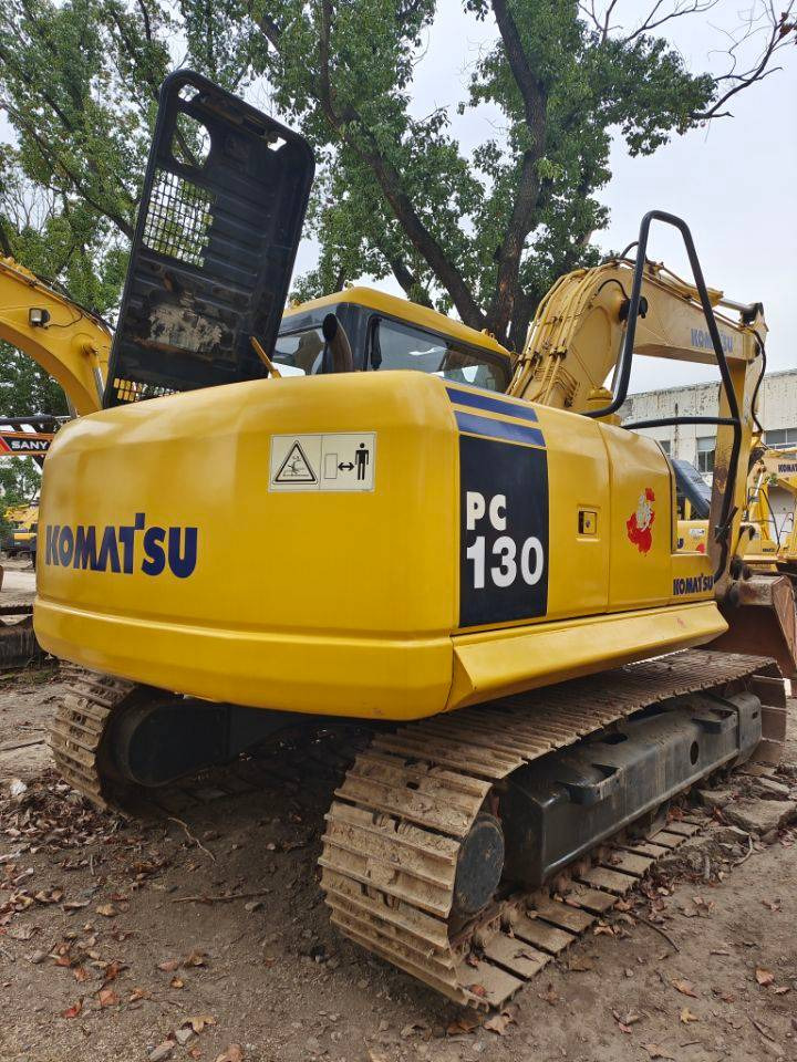 Komatsu PC130  - حفارات زحافة: صور 1 Komatsu PC130  - حفارات زحافة: صور 1