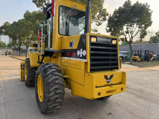 Komatsu WA100 - اللودر بعجل: صور 5 Komatsu WA100 - اللودر بعجل: صور 5