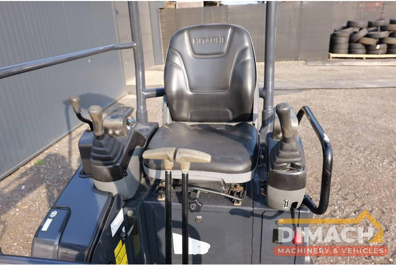 Hitachi ZX 17 CW05 hydraulische snelwissel - حفارة مصغرة: صور 4 Hitachi ZX 17 CW05 hydraulische snelwissel - حفارة مصغرة: صور 4