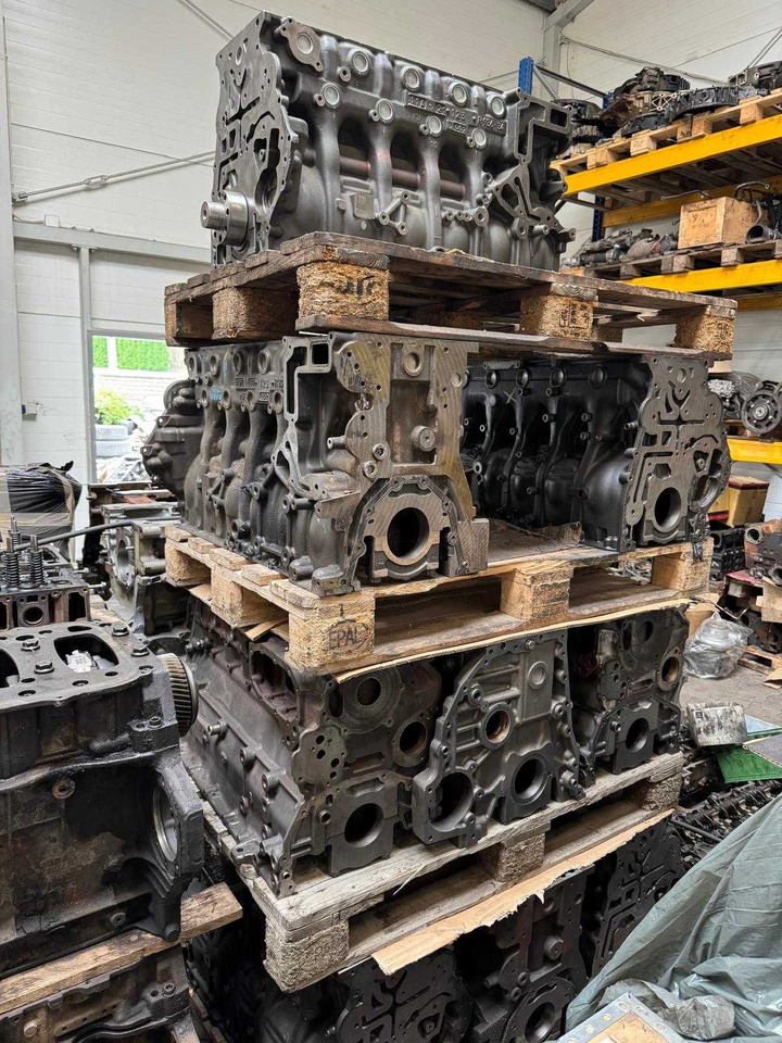 Blok do Mercedes om 934 e6 mp4 Antos Class Setra - المحرك: صور 1 Blok do Mercedes om 934 e6 mp4 Antos Class Setra - المحرك: صور 1