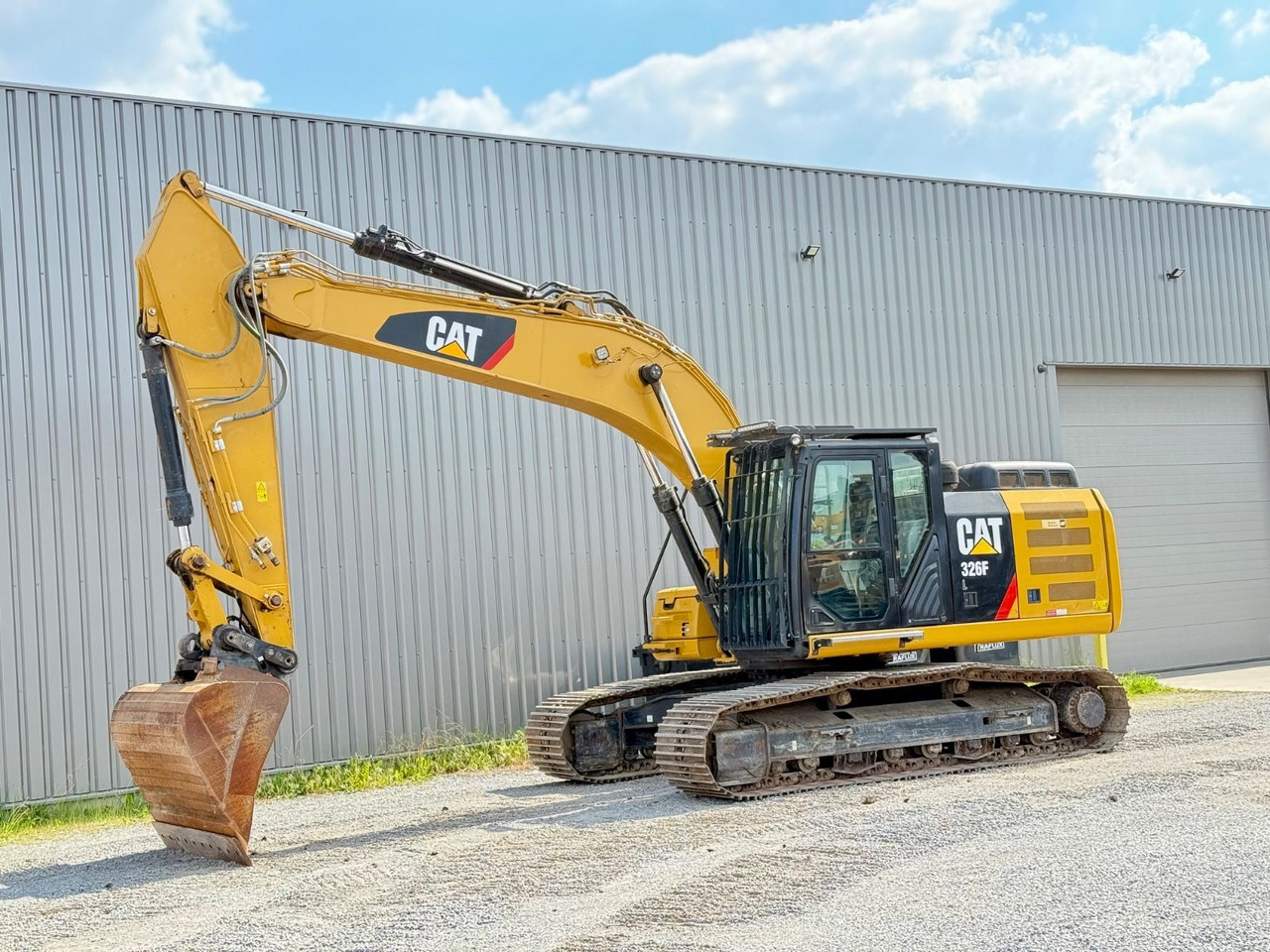 CAT 326FL - حفارات زحافة: صور 2 CAT 326FL - حفارات زحافة: صور 2