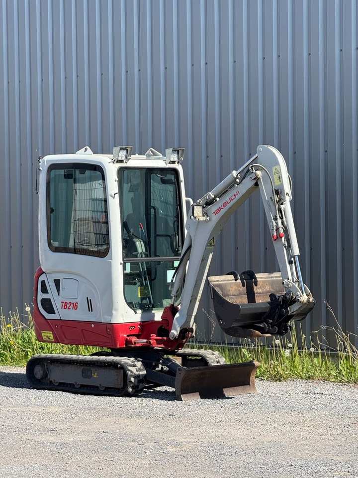 Takeuchi TB216 - حفارة مصغرة: صور 2 Takeuchi TB216 - حفارة مصغرة: صور 2