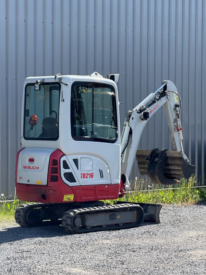 Takeuchi TB216 - حفارة مصغرة: صور 3 Takeuchi TB216 - حفارة مصغرة: صور 3