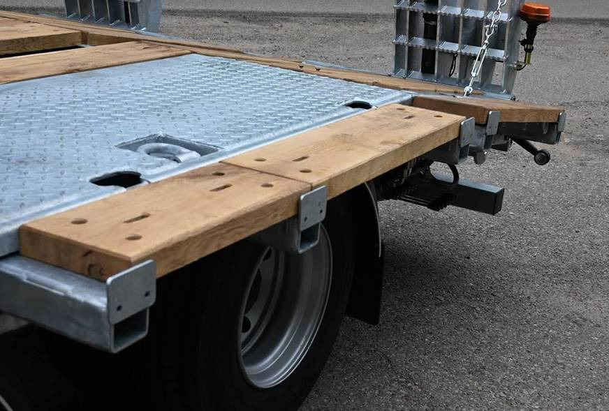 Cynkomet Plattformauflieger / Trailer / Remorque / Rimorchio a piattaforma / Remolque de plataforma / Прицеп для перевозки техники / Przyczepa maszynowa RM-240 18 t - مقطورة منصة الزراعية: صور 4 Cynkomet Plattformauflieger / Trailer / Remorque / Rimorchio a piattaforma / Remolque de plataforma / Прицеп для перевозки техники / Przyczepa maszynowa RM-240 18 t - مقطورة منصة الزراعية: صور 4