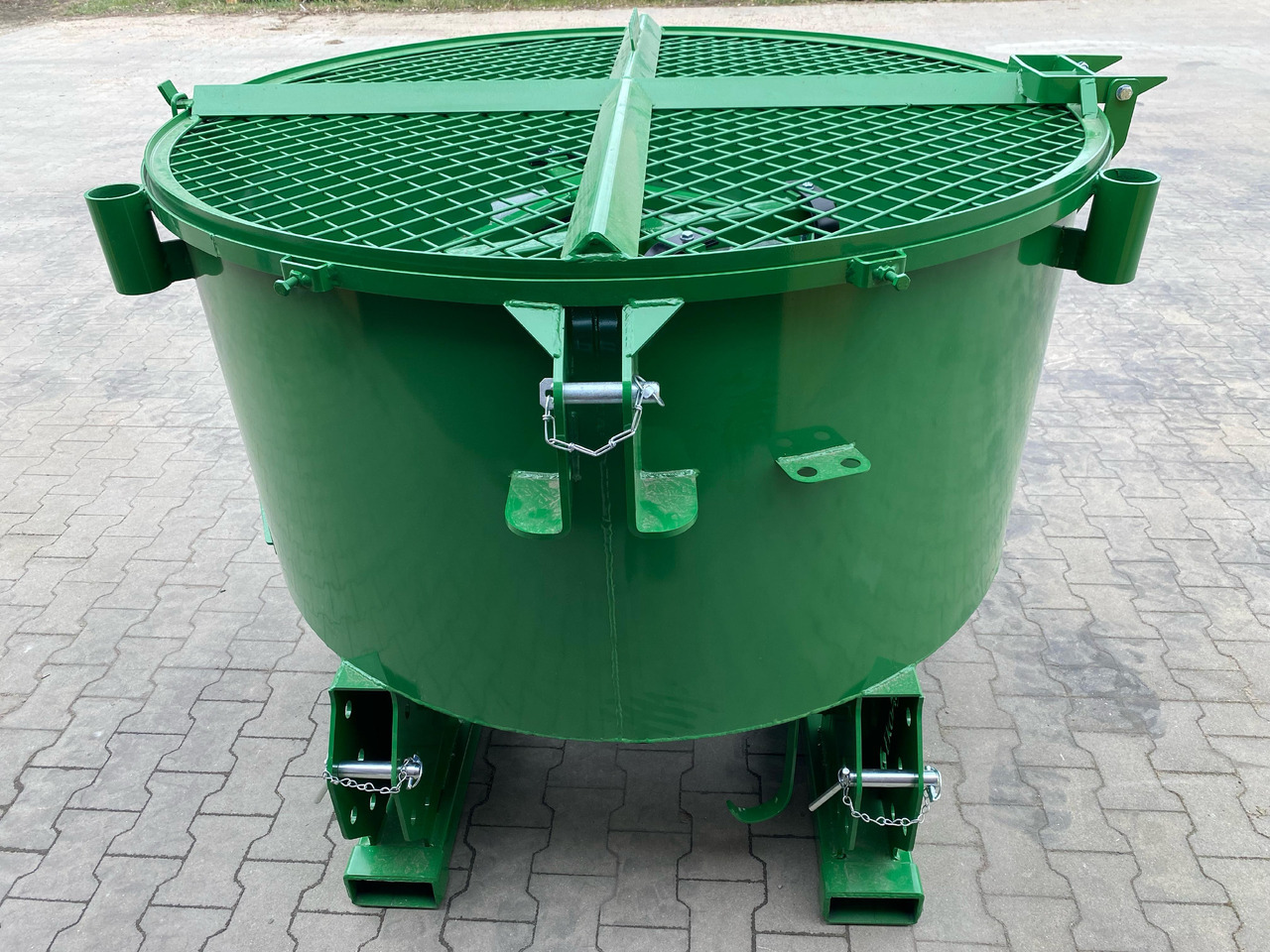 DC Betonmischer / Hydraulic concrete mixer / Malaxeur à béton hydraulique / Betoniera / Бетономешалка с гидравлическим приводом / Betoniarka hydrauliczna 800 l - خلاطه اسمنت: صور 1 DC Betonmischer / Hydraulic concrete mixer / Malaxeur à béton hydraulique / Betoniera / Бетономешалка с гидравлическим приводом / Betoniarka hydrauliczna 800 l - خلاطه اسمنت: صور 1