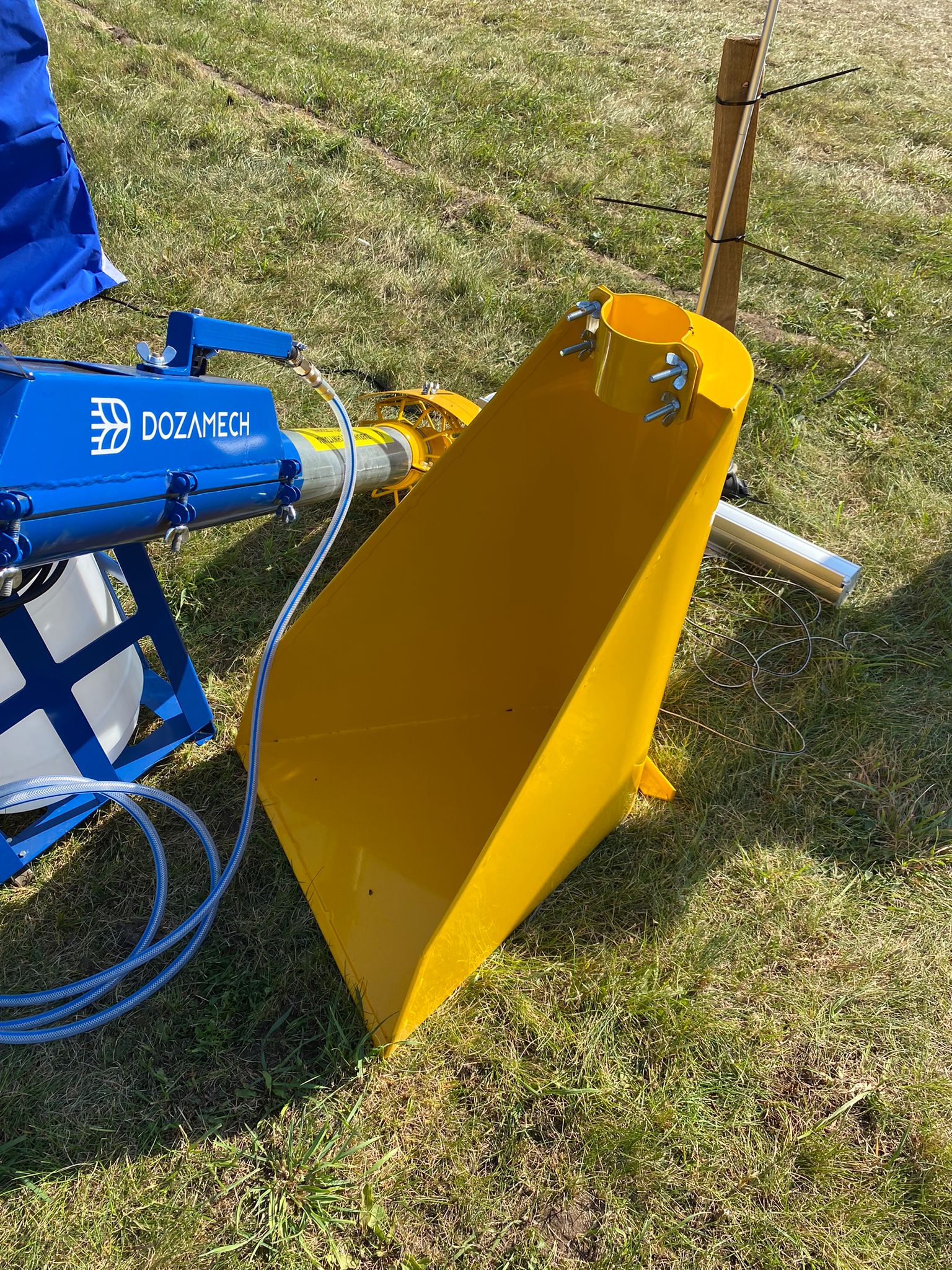 Dozamech Förderschnecke / Screw conveyor / Convoyeur a vis / Transportador de tornillo / Trasportatore a coclea / Шнековый конвейер / Przenośnik ślimakowy T-403 - الناقل: صور 4 Dozamech Förderschnecke / Screw conveyor / Convoyeur a vis / Transportador de tornillo / Trasportatore a coclea / Шнековый конвейер / Przenośnik ślimakowy T-403 - الناقل: صور 4