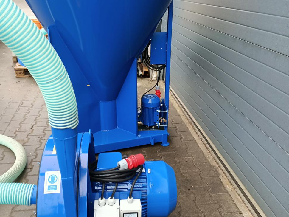 Dozamech Getreidebrecher / Grain crusher / Broyeur à grains / Trituratore / Измельчитель / Rozdrabniacz - المعدات لتربية الماشية: صور 4 Dozamech Getreidebrecher / Grain crusher / Broyeur à grains / Trituratore / Измельчитель / Rozdrabniacz - المعدات لتربية الماشية: صور 4