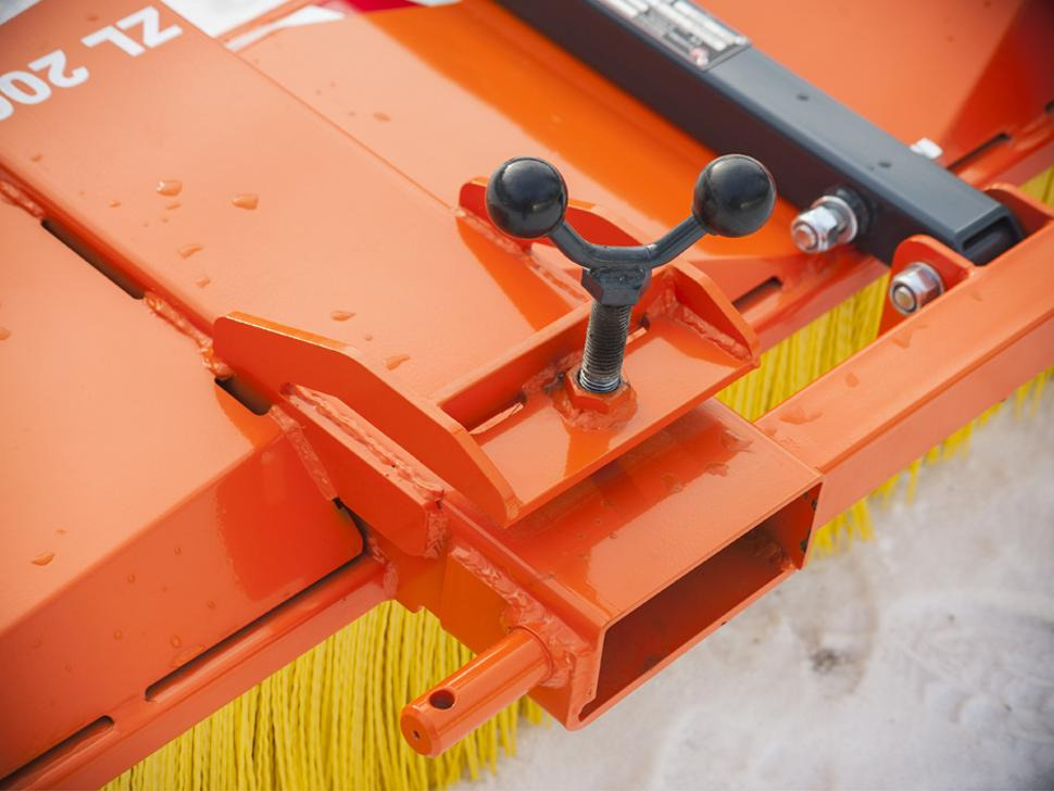 Moderntech Kehrmaschine / Sweeper / Balayeuse / Spazzolatrice / Подметальная машина / Zamiatarka 3 m - سياره كنس شوارع - مكنسة: صور 3 Moderntech Kehrmaschine / Sweeper / Balayeuse / Spazzolatrice / Подметальная машина / Zamiatarka 3 m - سياره كنس شوارع - مكنسة: صور 3