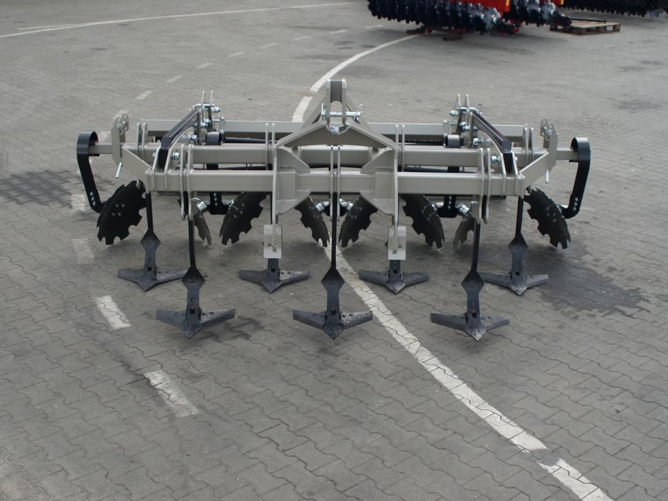 ROLEX Flügelschargrubber / Stubble cultivator / Dechaumeur à dents / Aratri stoppiatori / Стерневой культиватор / Agregat podorywkowy 3 m - مسلفة: صور 4 ROLEX Flügelschargrubber / Stubble cultivator / Dechaumeur à dents / Aratri stoppiatori / Стерневой культиватор / Agregat podorywkowy 3 m - مسلفة: صور 4
