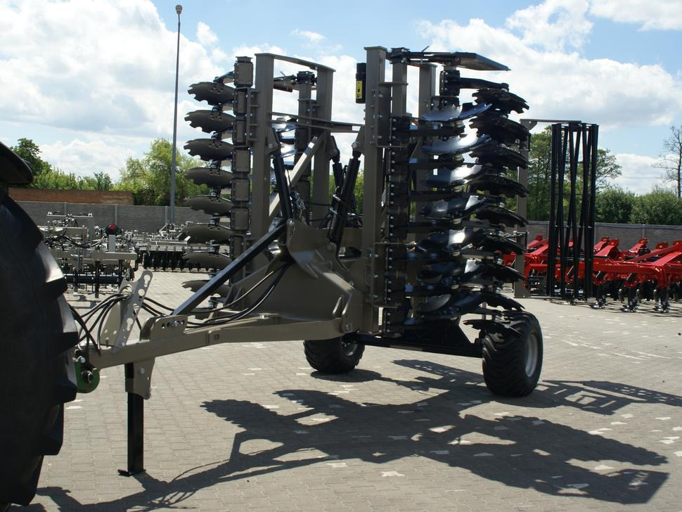 ROLEX Hydraulische Scheibenegge / Hydraulic discs harrow / Dechaumeur à disques / Erpice a dischi / Гидравлическая дисковая борона / Brona talerzowa hydraulicznie składana ciężka 4 m - قرص مسلفة: صور 2 ROLEX Hydraulische Scheibenegge / Hydraulic discs harrow / Dechaumeur à disques / Erpice a dischi / Гидравлическая дисковая борона / Brona talerzowa hydraulicznie składana ciężka 4 m - قرص مسلفة: صور 2