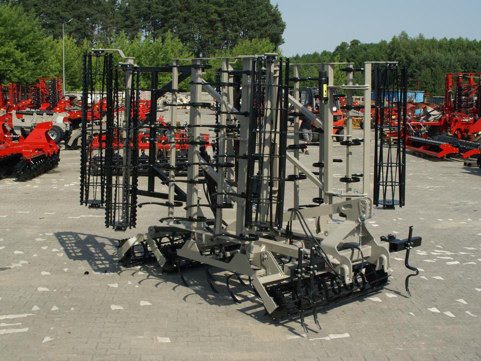 ROLEX Saatbettkombination / Hydraulically cultivator / Vibroculteur / Aggregato di coltivazione / Почвообрабатывающий гидравлический складывающийся агрегат / Agregat uprawowy hydraulicznie składany - مسلفة: صور 1 ROLEX Saatbettkombination / Hydraulically cultivator / Vibroculteur / Aggregato di coltivazione / Почвообрабатывающий гидравлический складывающийся агрегат / Agregat uprawowy hydraulicznie składany - مسلفة: صور 1