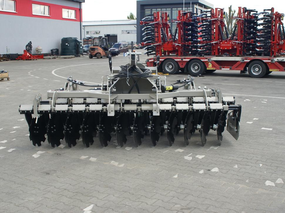 ROLEX Scheibenegge / Disc harrow with hydropack and tire roller / Dechaumeur à disques / Erpice a dischi / Дисковая борона с гидропаком и колёсным катком / Agregat talerzowy uprawowy z hydropackiem i - قرص مسلفة: صور 3 ROLEX Scheibenegge / Disc harrow with hydropack and tire roller / Dechaumeur à disques / Erpice a dischi / Дисковая борона с гидропаком и колёсным катком / Agregat talerzowy uprawowy z hydropackiem i - قرص مسلفة: صور 3