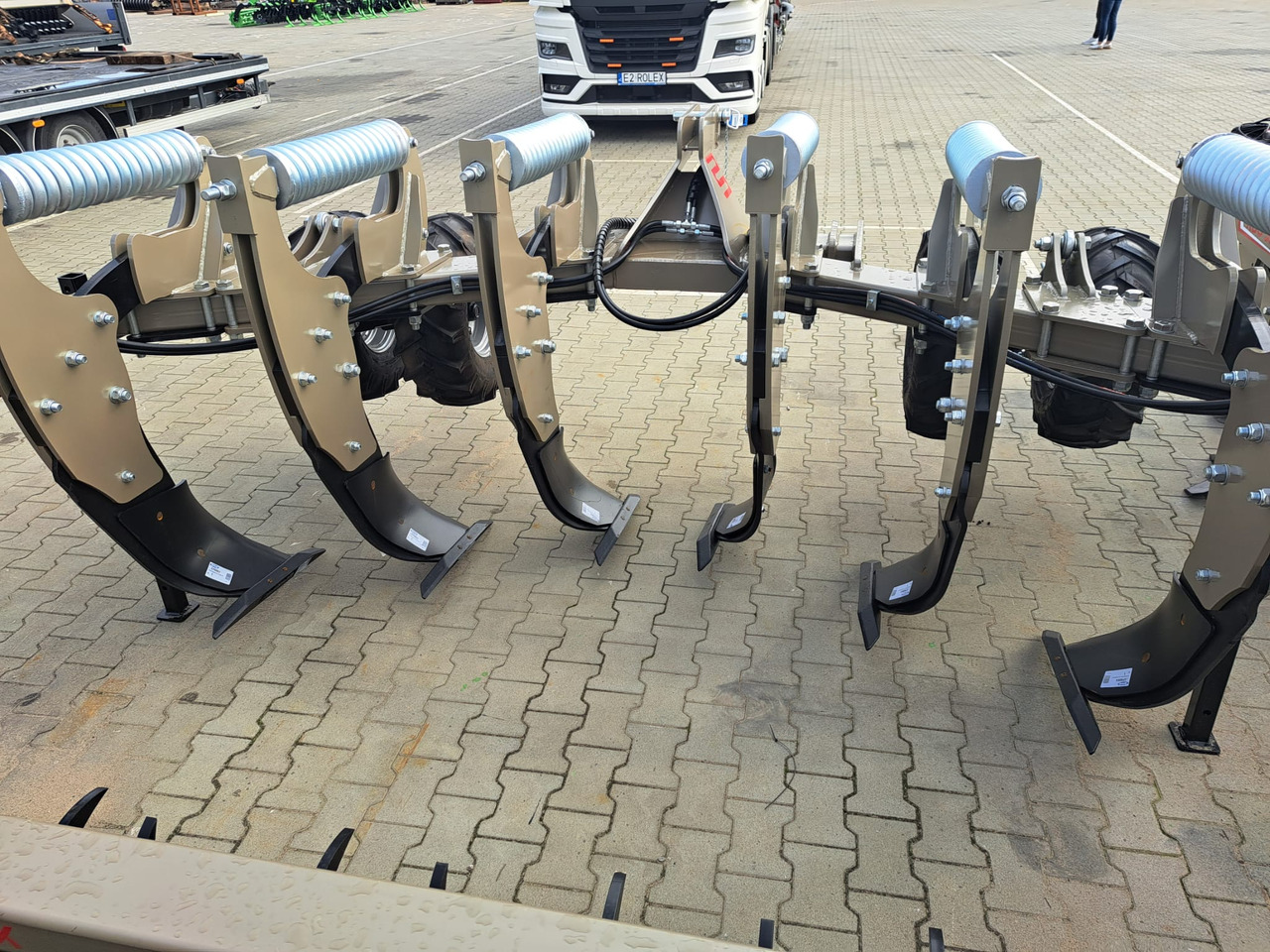 ROLEX Tiefenlockerer / Subsoiler / Décompacteur / Subsolador / Dissodatori / Глубокорыхлитель тип V / Głębosz typ V 3 m - محراث تحت التربة: صور 3 ROLEX Tiefenlockerer / Subsoiler / Décompacteur / Subsolador / Dissodatori / Глубокорыхлитель тип V / Głębosz typ V 3 m - محراث تحت التربة: صور 3