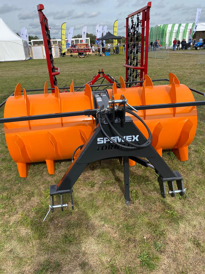 Spawex Silowalze / Silage spreader / Épandeur d'ensilage / Spandiconcime / Esparcidor de forraje verde / Кормораспределитель / Rozgarniacz do zielonki Tornado 2,2 m - معدات القش: صور 3 Spawex Silowalze / Silage spreader / Épandeur d'ensilage / Spandiconcime / Esparcidor de forraje verde / Кормораспределитель / Rozgarniacz do zielonki Tornado 2,2 m - معدات القش: صور 3