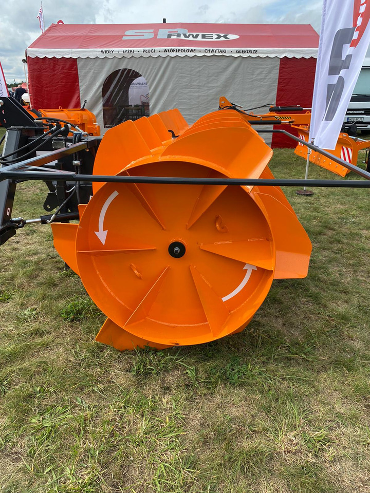 Spawex Silowalze / Silage spreader / Épandeur d'ensilage / Spandiconcime / Esparcidor de forraje verde / Кормораспределитель / Rozgarniacz do zielonki Tornado 2,2 m - معدات القش: صور 4 Spawex Silowalze / Silage spreader / Épandeur d'ensilage / Spandiconcime / Esparcidor de forraje verde / Кормораспределитель / Rozgarniacz do zielonki Tornado 2,2 m - معدات القش: صور 4