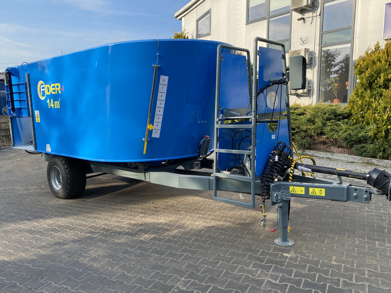 ZAMET Futtermischwagen / Feed mixer / Melangeuse / Carro miscelatore / Vagoneta 2 sinfines / Кормораздатчик 2 шнека / Wóz paszowy 14 m3 - آلة خلط وتوزيع الأعلاف: صور 2 ZAMET Futtermischwagen / Feed mixer / Melangeuse / Carro miscelatore / Vagoneta 2 sinfines / Кормораздатчик 2 шнека / Wóz paszowy 14 m3 - آلة خلط وتوزيع الأعلاف: صور 2