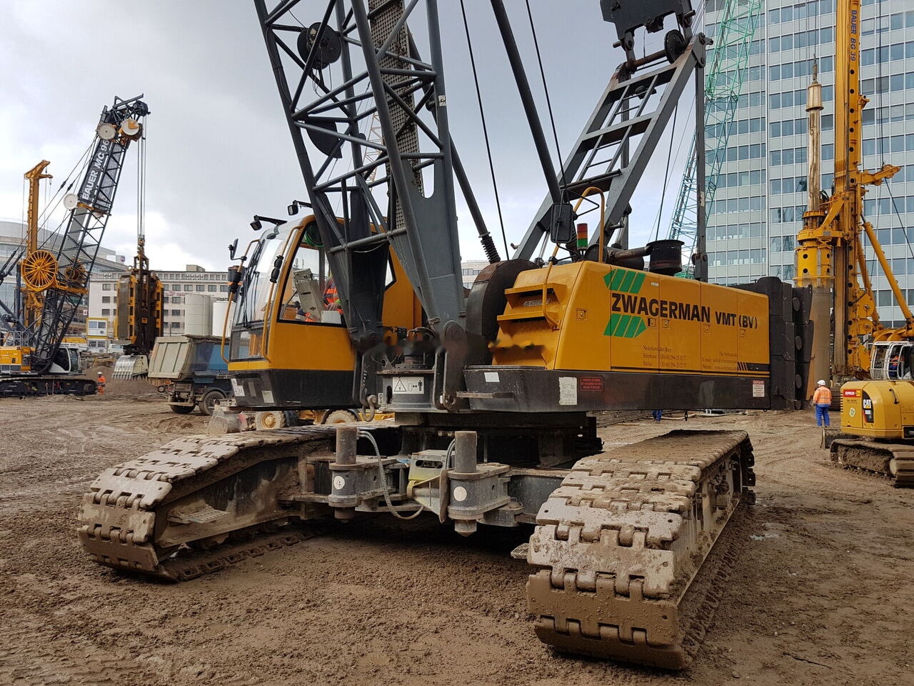 Sany SCC 800 C - رافعة مجنزرة: صور 2 Sany SCC 800 C - رافعة مجنزرة: صور 2