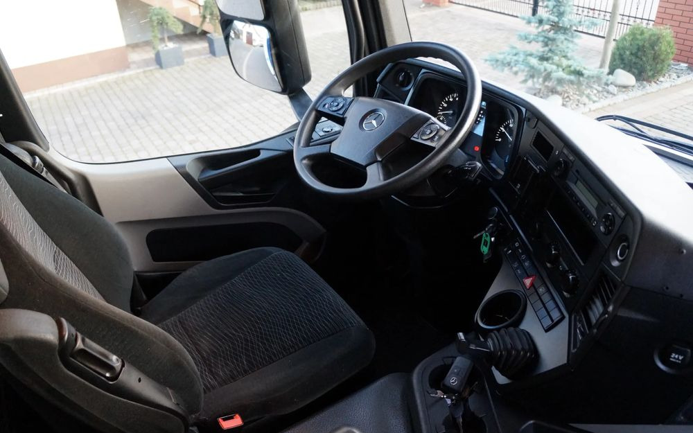 مبردة شاحنة Mercedes-Benz ANTOS 1824 EURO 6 1827 CHŁODNIA KONTENER 8.40 m: صور 15