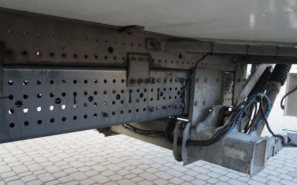 مبردة شاحنة Mercedes-Benz ANTOS 1824 EURO 6 1827 CHŁODNIA KONTENER 8.40 m: صور 11