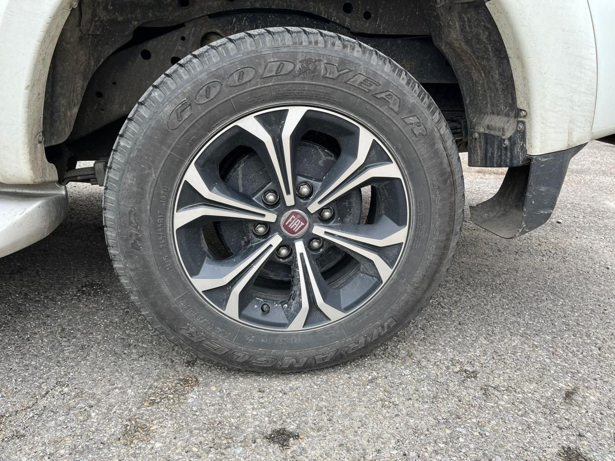 FIAT Véhicule utilitaire Pickup FULLBACK 4X4 إيجار FIAT Véhicule utilitaire Pickup FULLBACK 4X4: صور 12