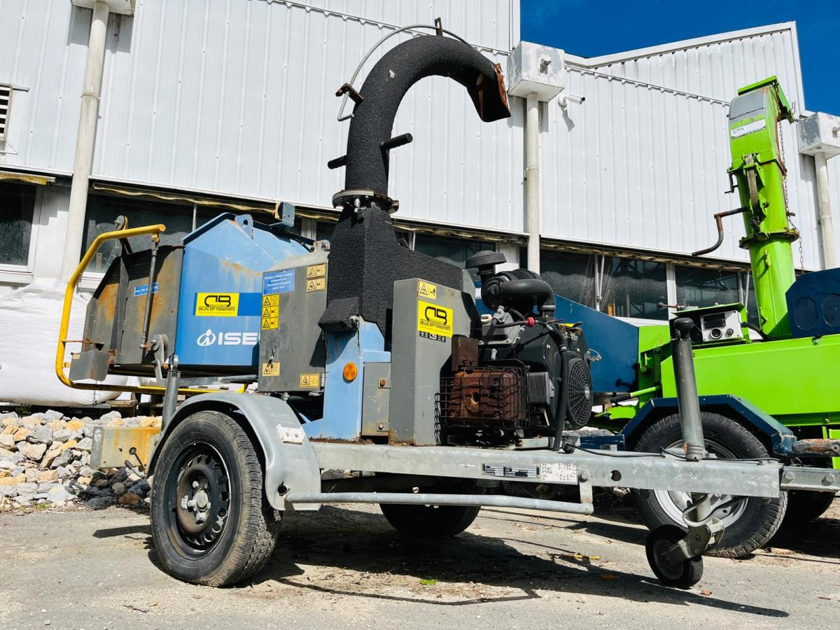 ISEKI Broyeur de branche - ماكينة تقطيع الأغصان: صور 1 ISEKI Broyeur de branche - ماكينة تقطيع الأغصان: صور 1