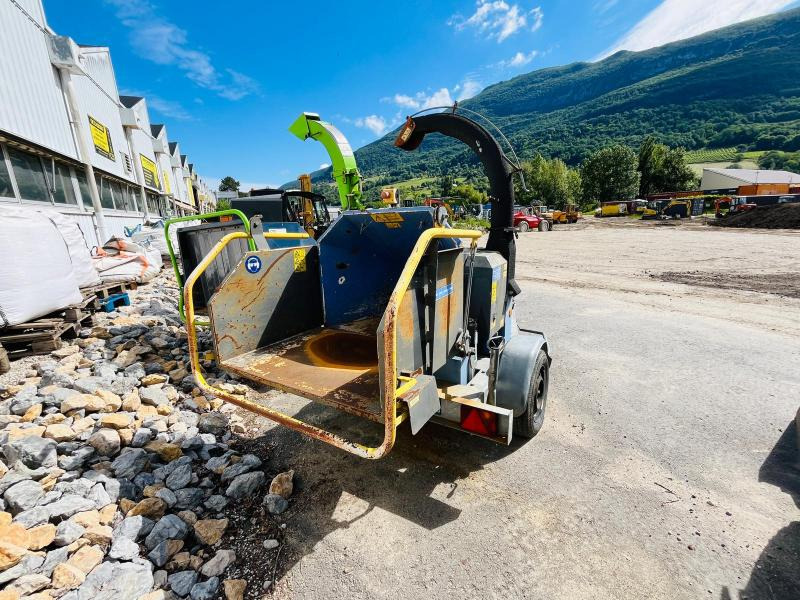 ISEKI Broyeur de branche - ماكينة تقطيع الأغصان: صور 3 ISEKI Broyeur de branche - ماكينة تقطيع الأغصان: صور 3