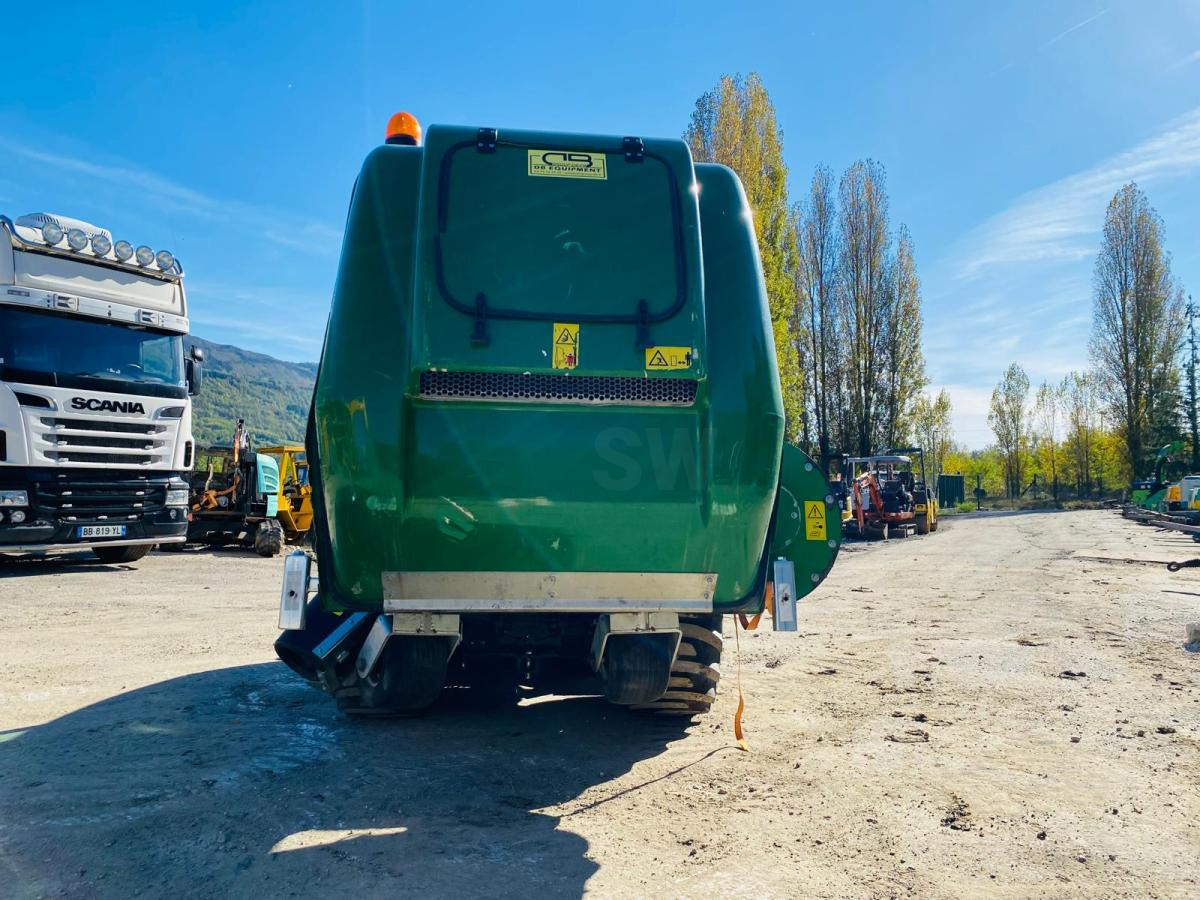 John Deere 2038R avec plateau de coupe et bas de ramassage - جرار صغير: صور 4 John Deere 2038R avec plateau de coupe et bas de ramassage - جرار صغير: صور 4