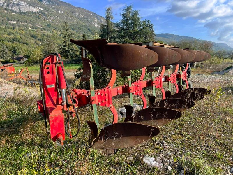 Vogel & Noot Charrue portée 5 corps - محراث: صور 1 Vogel & Noot Charrue portée 5 corps - محراث: صور 1