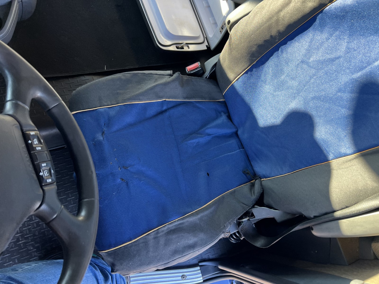 شاحنة جرار SCANIA R450: صور 23 شاحنة جرار SCANIA R450: صور 23