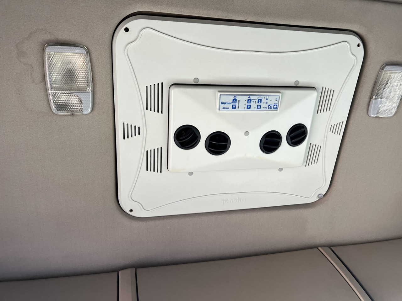 شاحنة جرار SCANIA R450: صور 22 شاحنة جرار SCANIA R450: صور 22