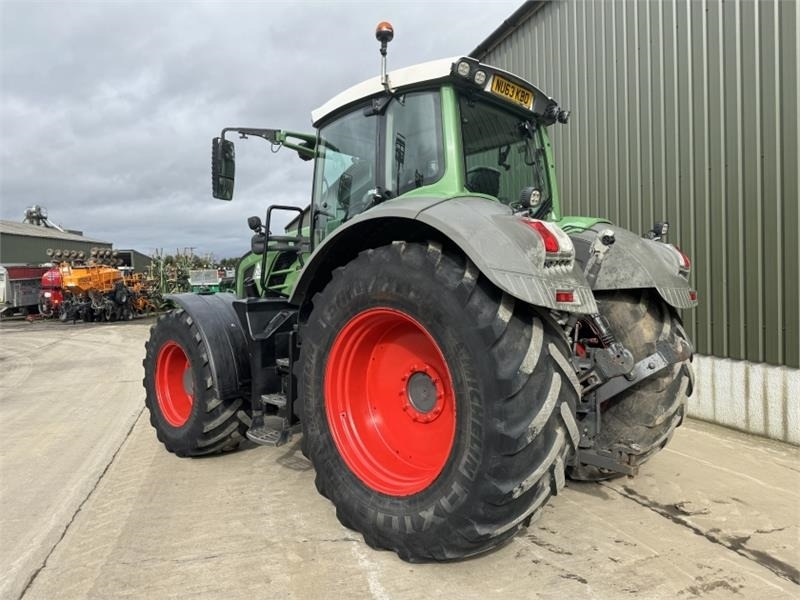 Fendt 828 ECR Vario Profi Plus **Video Below** - جرار: صور 2 Fendt 828 ECR Vario Profi Plus **Video Below** - جرار: صور 2