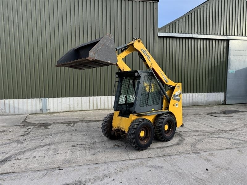 Gehl R135 Skid Steer - شيول صغير: صور 1 Gehl R135 Skid Steer - شيول صغير: صور 1