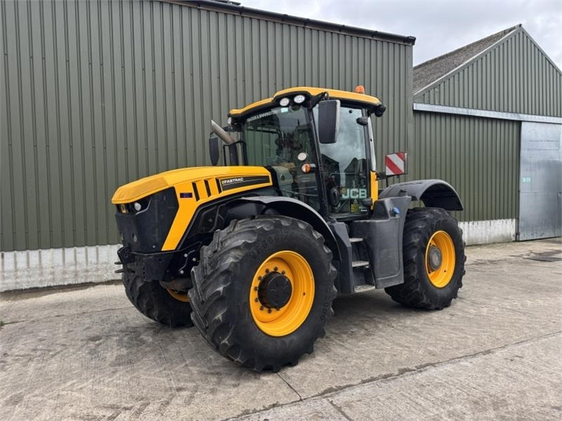 JCB Fastrac 4220 **8000 Hour Warranty** - جرار: صور 1 JCB Fastrac 4220 **8000 Hour Warranty** - جرار: صور 1