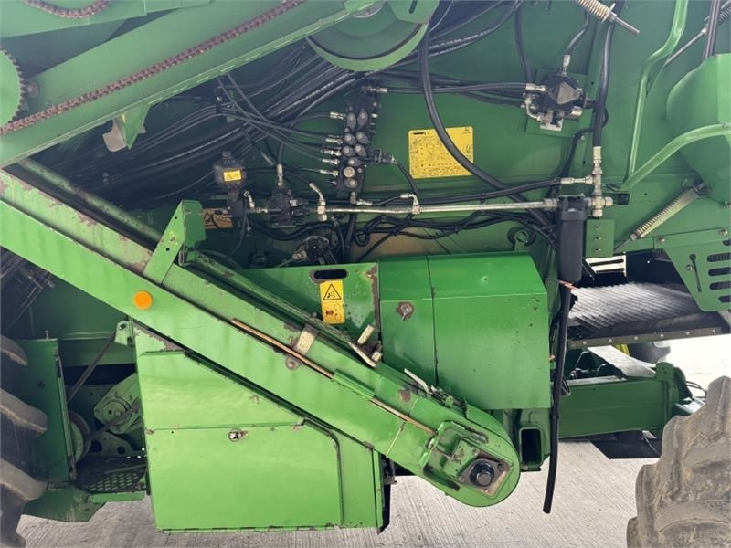 معدات آلة حصاد John Deere CTS 9780i Hillmaster c/w 625 Premium Flow Header: صور 20