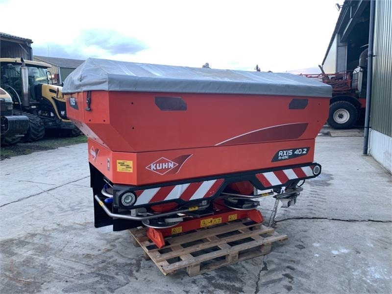 Kuhn Axis 40.2 M-EMC Fert Spreader - آلة رش الأسمدة: صور 3 Kuhn Axis 40.2 M-EMC Fert Spreader - آلة رش الأسمدة: صور 3