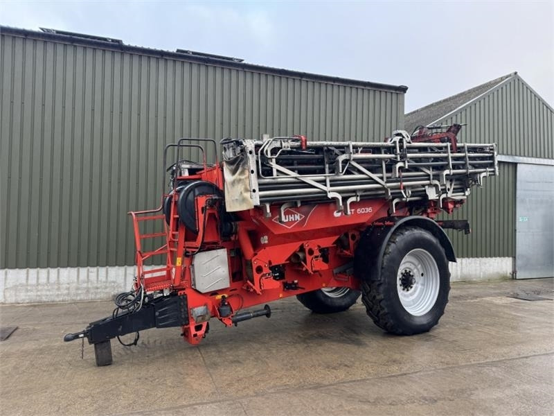 Kuhn Kuhn AGT 6036 Boom Fert Spreader - آلة رش الأسمدة: صور 1 Kuhn Kuhn AGT 6036 Boom Fert Spreader - آلة رش الأسمدة: صور 1
